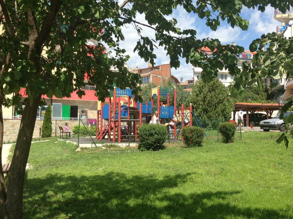 Yanis Guest House Święty Włas Zewnętrze zdjęcie